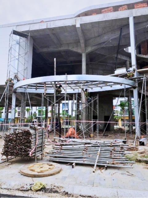 THI CÔNG KẾT CẤU VÀ HOÀN THIỆN MÁI THÉP, THANG THOÁT HIỂM CÔNG TRÌNH TTTM DỰ ÁN KHU DÂN CƯ VÀ ĐÔ THỊ CAO CẤP HƯNG PHÁT